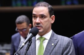 Vicentinho Júnior é eleito governador do estado do Tocantins Vicentinho Júnior é eleito governador do estado do Tocantins