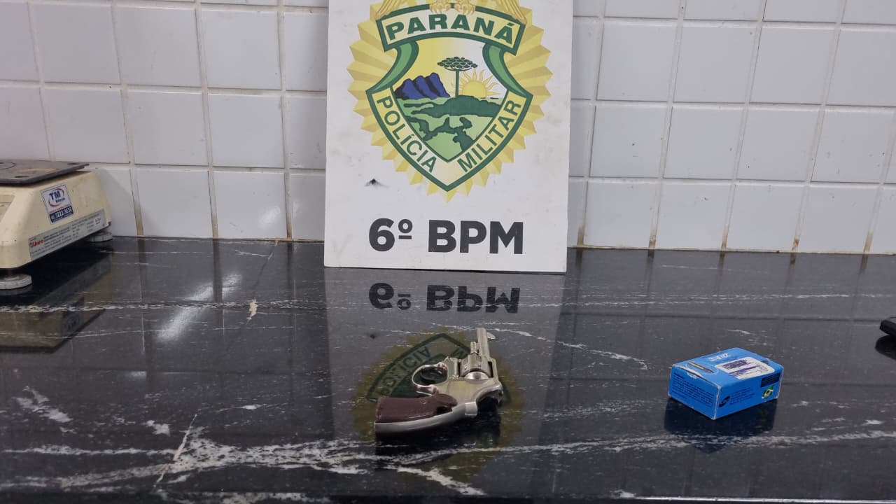 Violência doméstica em Cascavel: Polícia Militar prende homem de 38 anos com arma no Bairro Santa Cruz