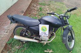 Motocicleta furtada é encontrada escondida com peças pintadas de preto em Capitão Leônidas Marques