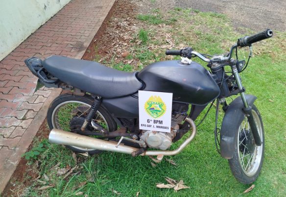 Motocicleta furtada é encontrada escondida com peças pintadas de preto em Capitão Leônidas Marques
