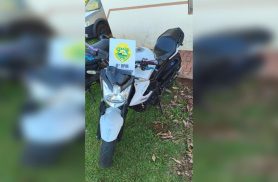 Motociclista sem habilitação é flagrado na Avenida Tibagi em Capitão Leônidas Marques