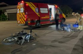 Acidente em Cascavel deixa motociclista ferido após "fechada" de picape no Bairro Country