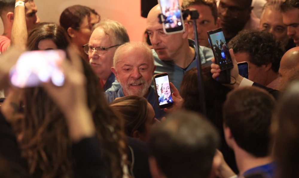 Imagem referente a Lula agradece votos e diz que teve de vencer intromissão vinda de fora