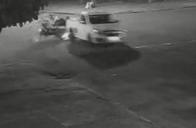 Câmera registra momento moto bate e motorista foge em acidente no Bairro Country em Cascavel