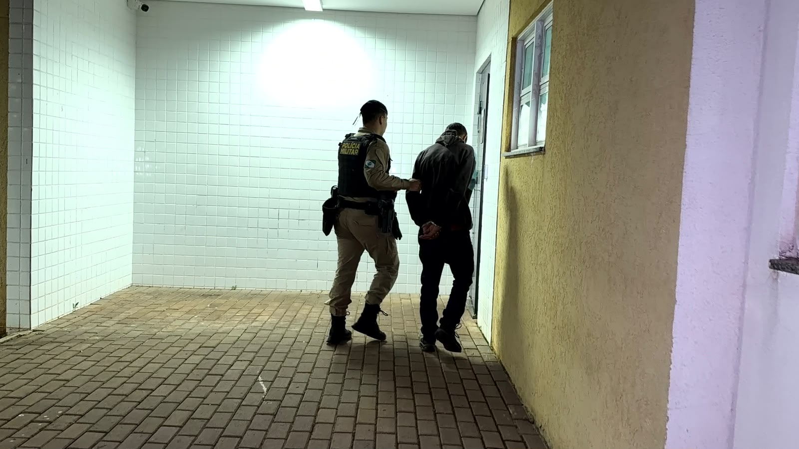 Polícia Militar de Cascavel prende jovem com porções de maconha no Terminal Oeste