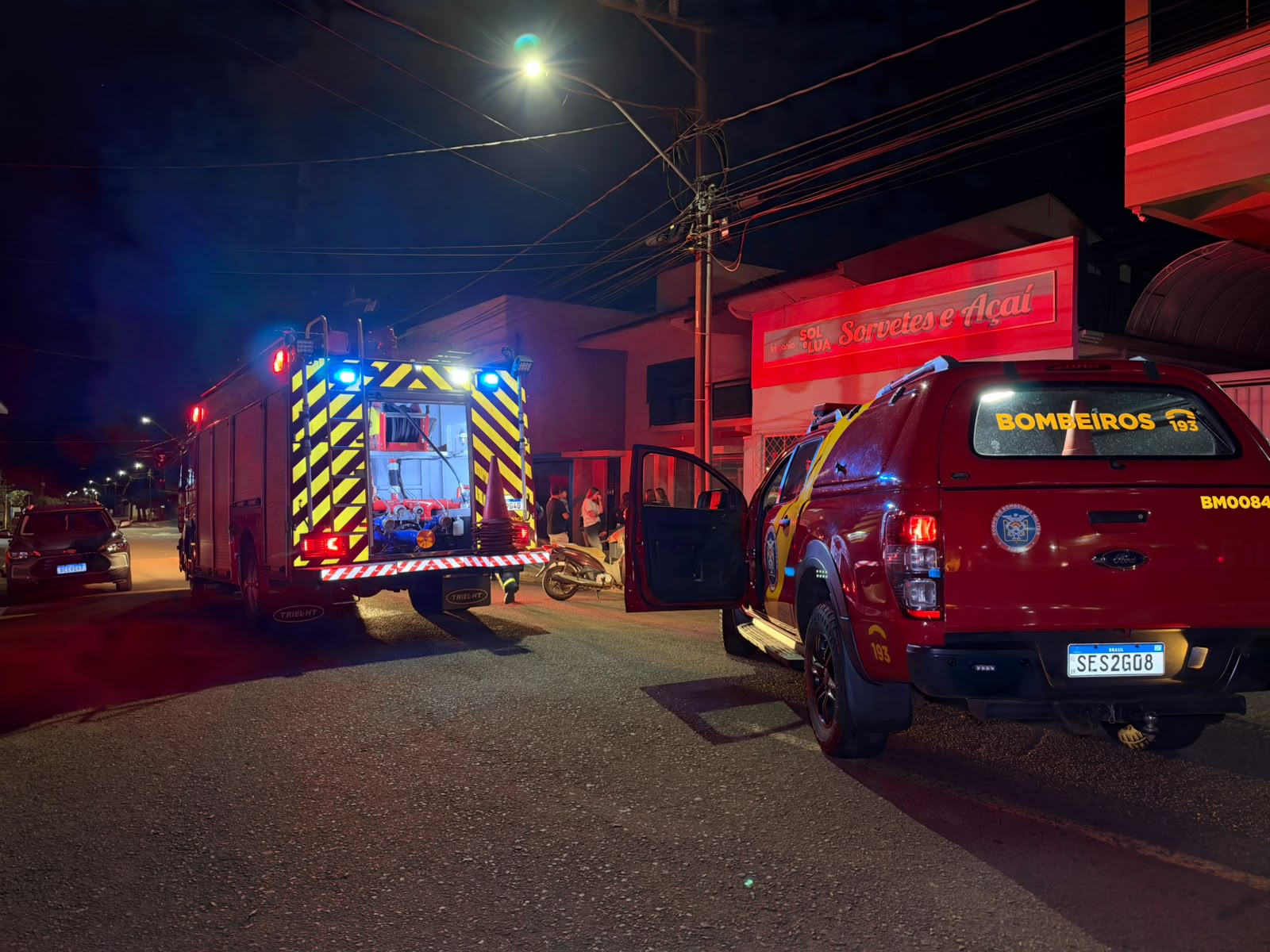 Incêndio mobiliza Bombeiros após fogo em casa de idosos