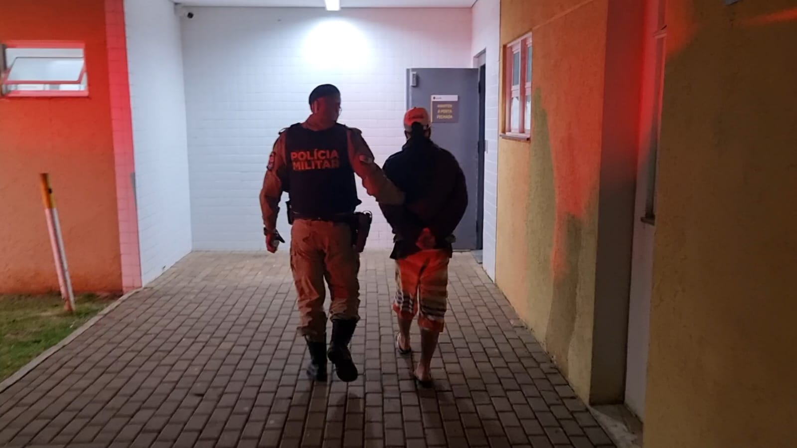 Adolescente descumpre medida protetiva e briga com irmão no Santa Cruz, em Cascavel
