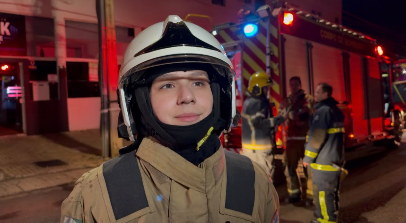 Aspirante Sarah fala sobre incêndio no quarto andar de prédio no bairro Santo Inácio, em Cascavel