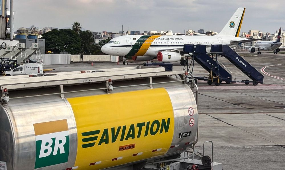 Imagem referente a Petrobras inova na produção sustentável de combustível de aviação