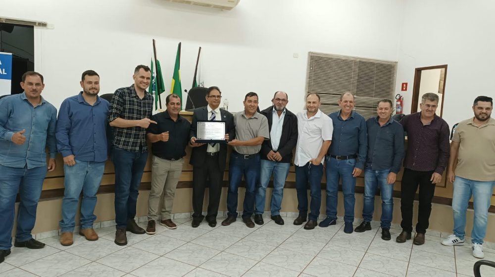 Câmara de Lindoeste rende homenagem ao Delegado Marcos Fontes por 32 anos de dedicação à PCPR Imagem referente a Câmara de Lindoeste rende homenagem ao Delegado Marcos Fontes por 32 anos de dedicação à PCPR