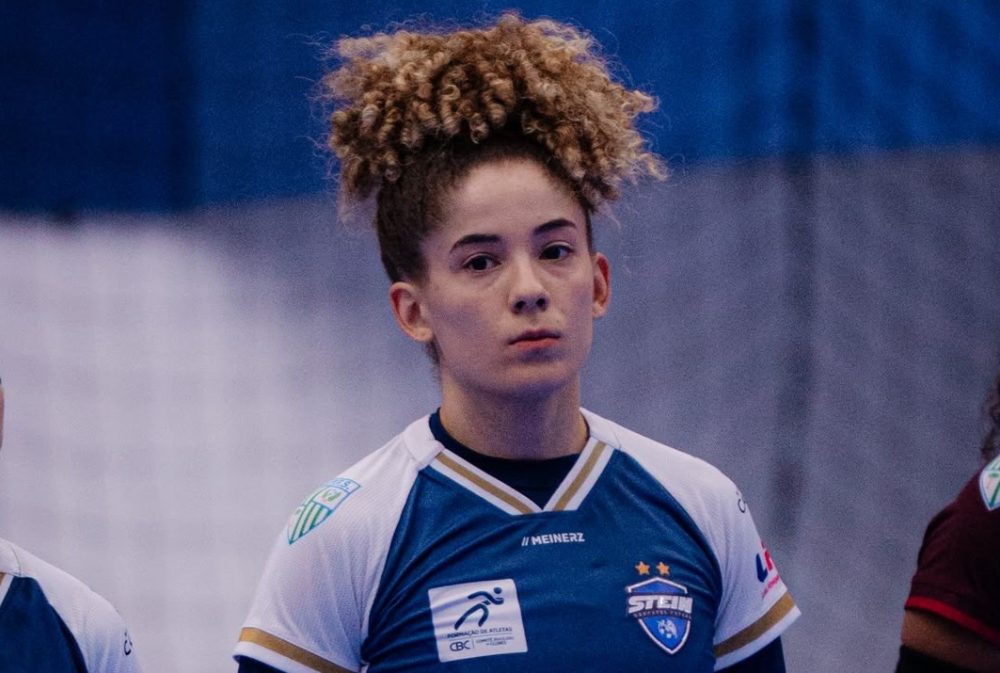 Imagem referente a Flávia consolida evolução e ganha espaço entre os destaques do Stein Cascavel Futsal
