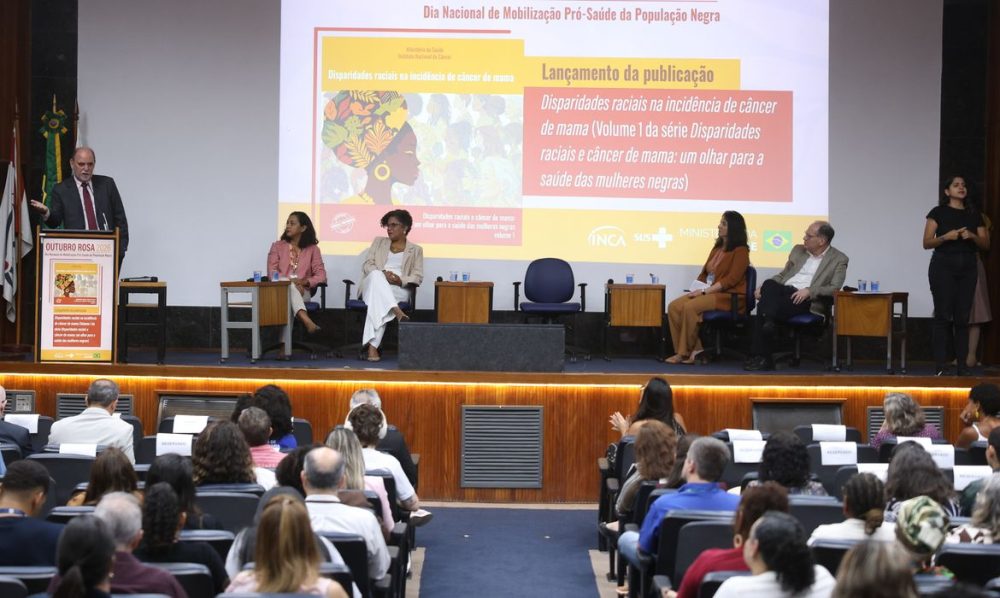 Câncer de mama: mulheres negras morrem 3,8 vezes mais que brancas Imagem referente a Câncer de mama: mulheres negras morrem 3,8 vezes mais que brancas