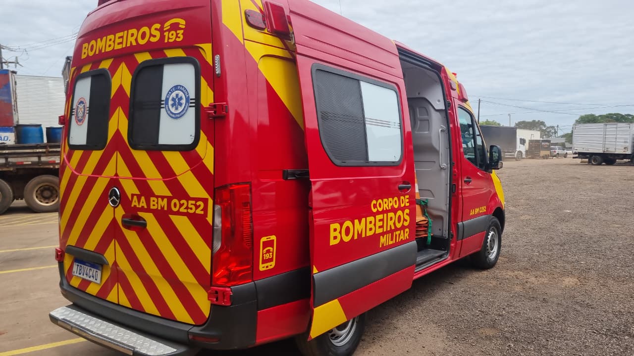 Trabalhador cai de telhado e é socorrido pelo Siate no Bairro Santos Dumont