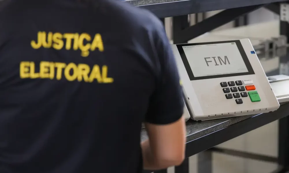 Imagem referente a Assédio eleitoral: saiba como denunciar crime mesmo após eleições