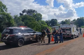 Após denúncia, Polícia Civil encontra casal transportando corpo em porta-malas de carro