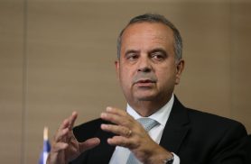 Coordenador de campanha se diz surpreso com fuga de Flávio Coordenador de campanha se diz surpreso com fuga de Flávio