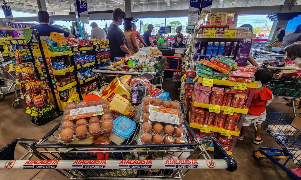 Imagem referente a Consumo de alimentos cresce após proibição das bets no país, diz Abras