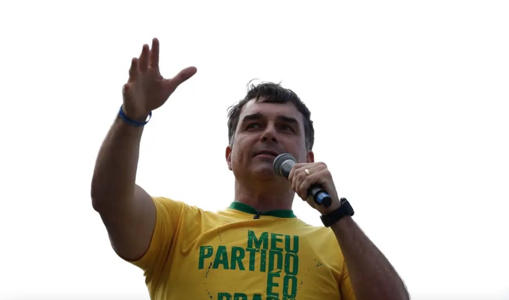 Flávio Bolsonaro se declara presidente eleito do Brasil em carta divulgada nos EUA Imagem referente a Flávio Bolsonaro se declara presidente eleito do Brasil em carta divulgada nos EUA