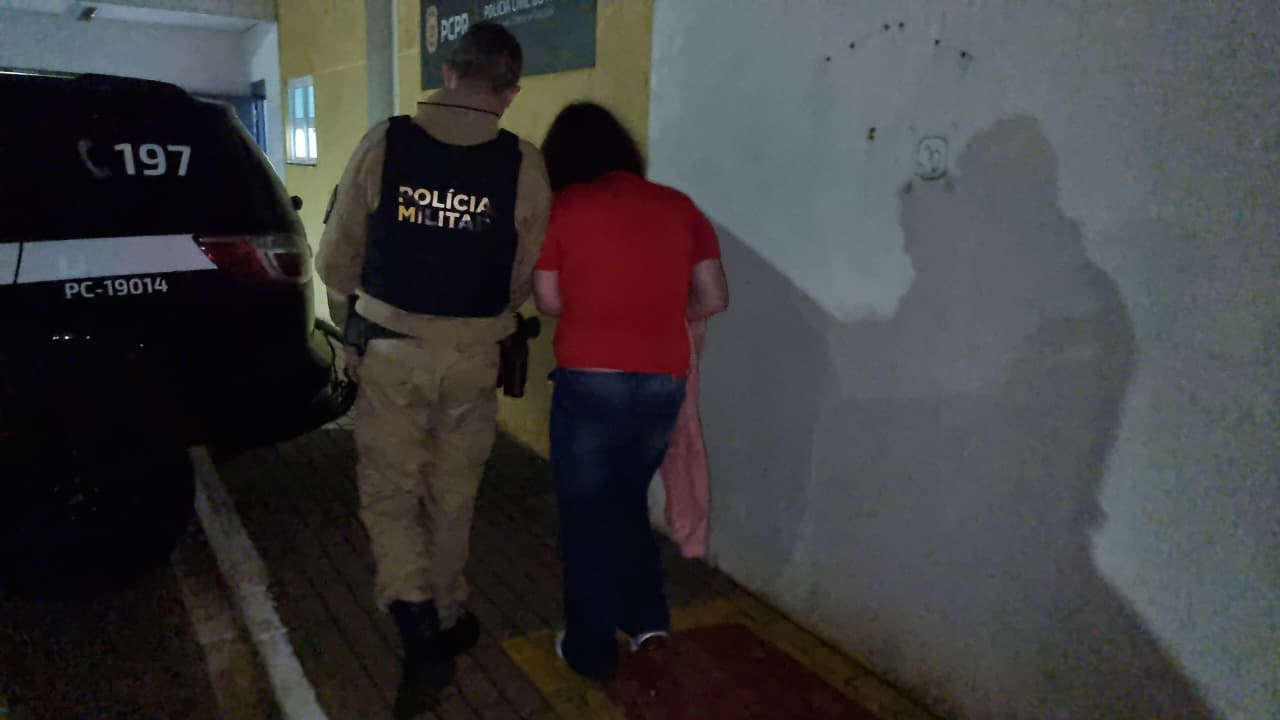 Polícia Militar prende mulher condenada por roubo no Bairro Cascavel Velho