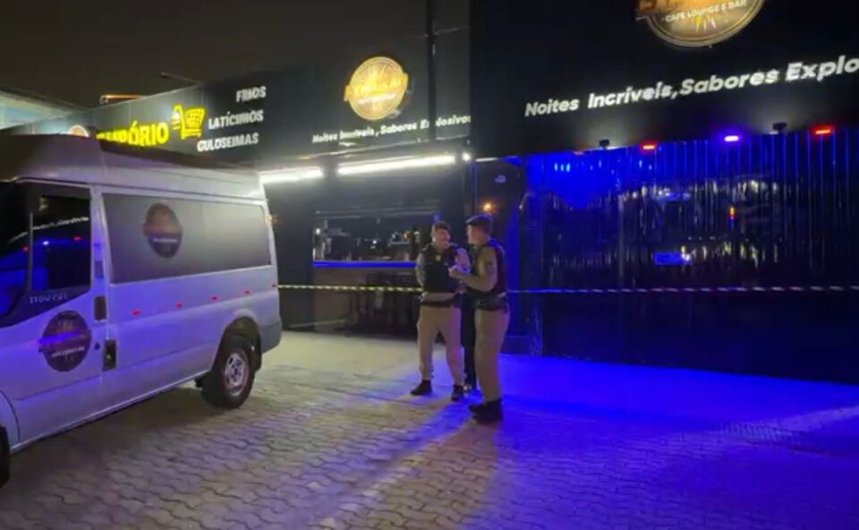 Imagem referente a Dono de distribuidora é baleado dentro do próprio comércio no Uberaba