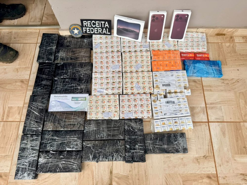 Imagem referente a Receita Federal apreende R$ 250 mil em medicamentos e eletrônicos durante fiscalização em hotel