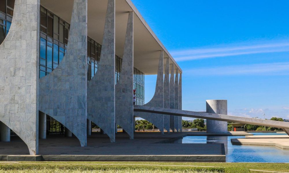 Imagem referente a Instituto prevê impacto fiscal de R$ 40 bilhões com medidas de Lula