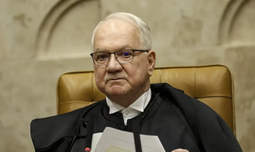 Imagem referente a Fachin devolve relatoria do caso do INSS a Mendonça e mantém Master