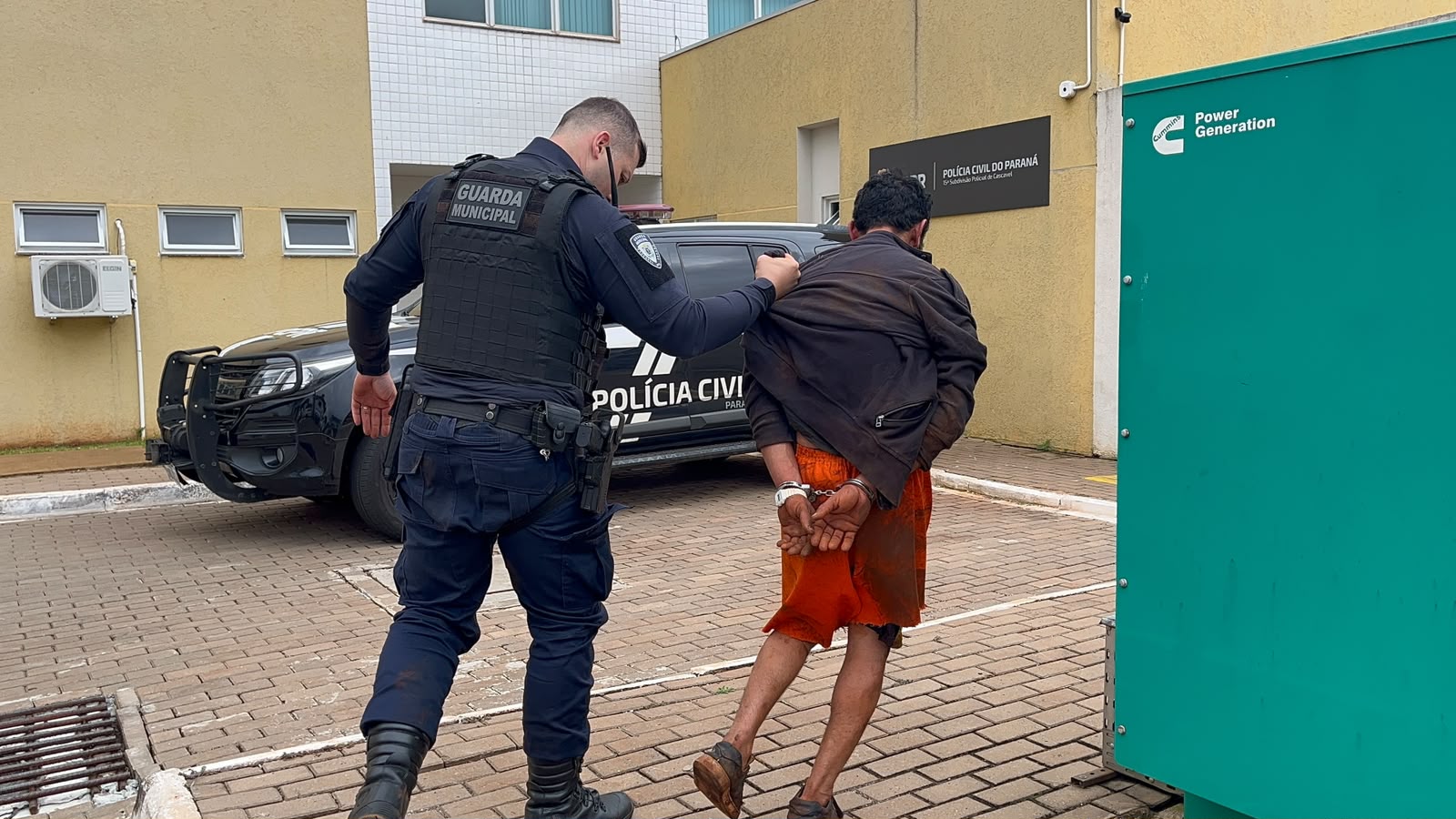 Homem é preso pela Guarda Municipal após fugir de abordagem e resistir à prisão