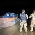 Embarcação com 50 caixas de cigarros contrabandeados é apreendida em Itaipulândia Imagem relativa a Embarcação com 50 caixas de cigarros contrabandeados é apreendida em Itaipulândia