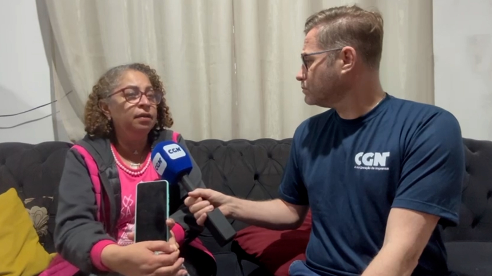 “O coração de uma mãe não aguenta”: mãe de jovem desaparecido faz apelo após moto dele ser localizada abandonada