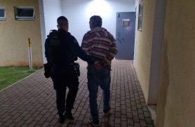 Briga entre vizinhos termina com homem de 65 anos detido por ameaças em Cascavel