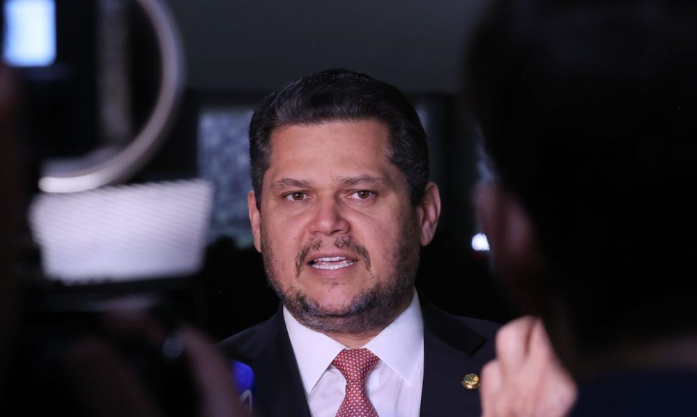 Alcolumbre marca votação da PEC da segurança pública para terça-feira Imagem referente a Alcolumbre marca votação da PEC da segurança pública para terça-feira