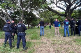 Após resistência, grupo desocupa espaço público em ação integrada no Centro de Cascavel